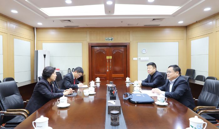 东营中院党组副书记副院长薄其红走访驻东营省人大代表张宗檀